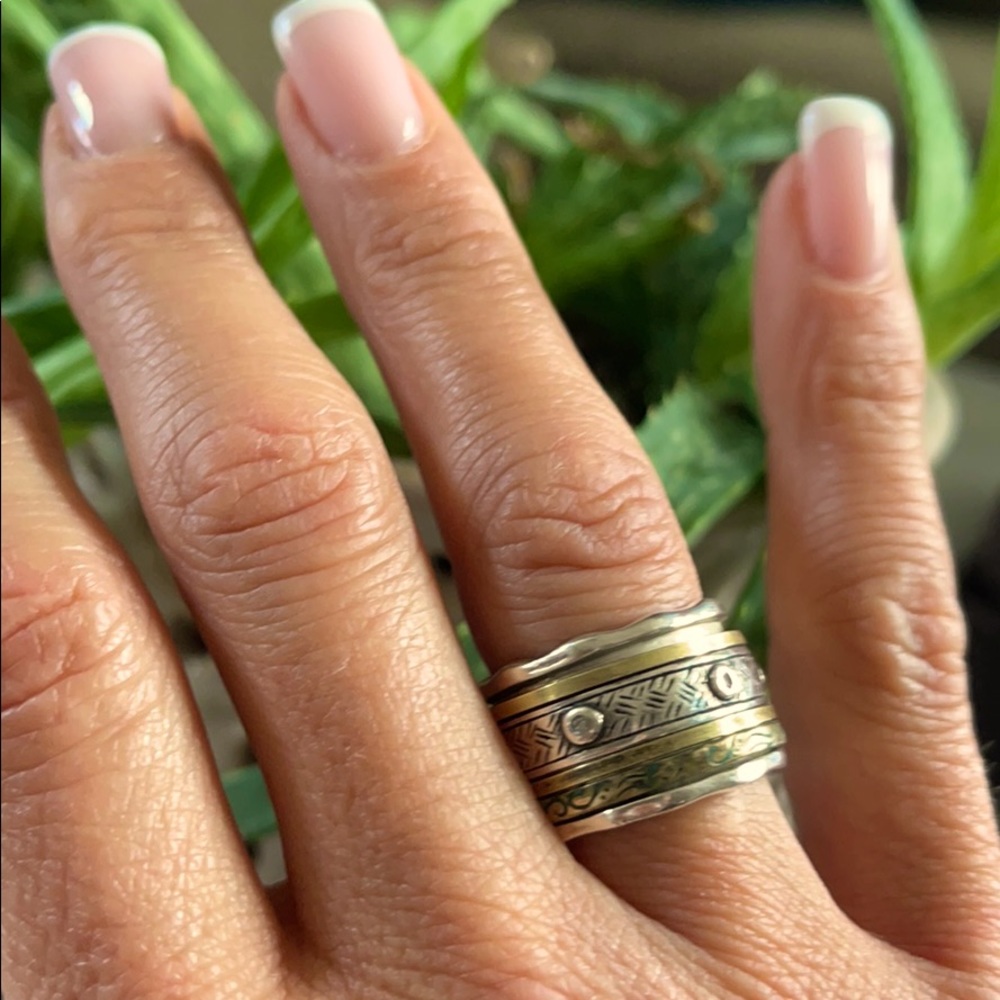 Silpada Designs: Isabella Spinner Ring